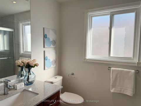 Photo 2 at 5159 Sunray Drive, Hurontario, Mississauga