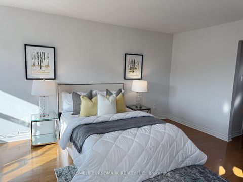 Photo 6 at 5159 Sunray Drive, Hurontario, Mississauga