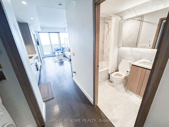 Photo 5 at 1703 - 85 McMahon Drive, Bayview Village, Toronto