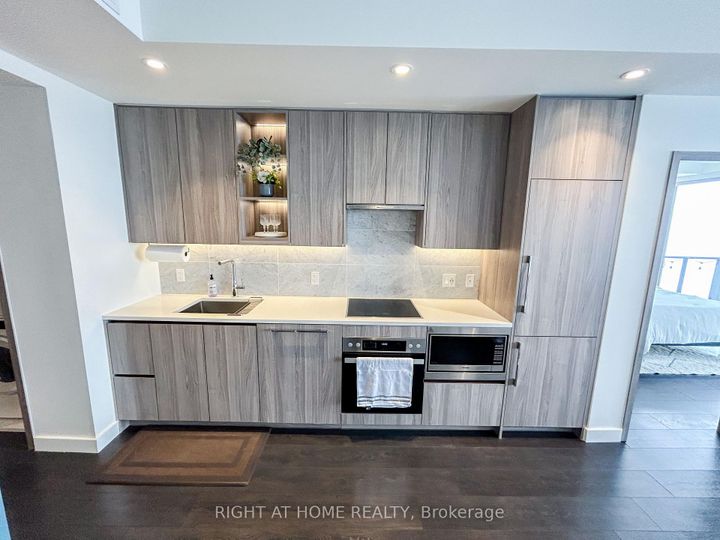 Photo 12 at 1703 - 85 McMahon Drive, Bayview Village, Toronto