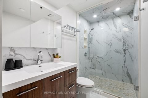 Photo 4 at 201 - 81 Navy Wharf Court, Waterfront Communities C1, Toronto