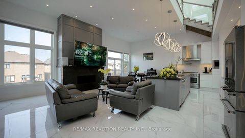 Photo 10 at 148 Church Street, Keswick North, Georgina