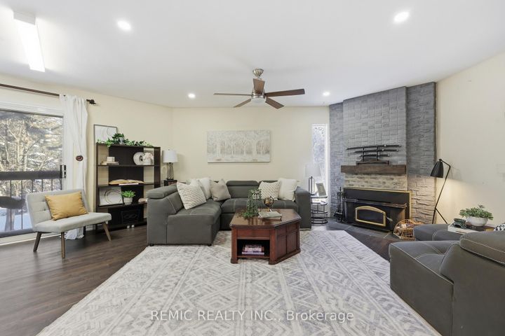 Photo 1 at 18 - 6855 Glen Erin Drive, Meadowvale, Mississauga