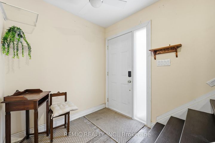 Photo 8 at 18 - 6855 Glen Erin Drive, Meadowvale, Mississauga