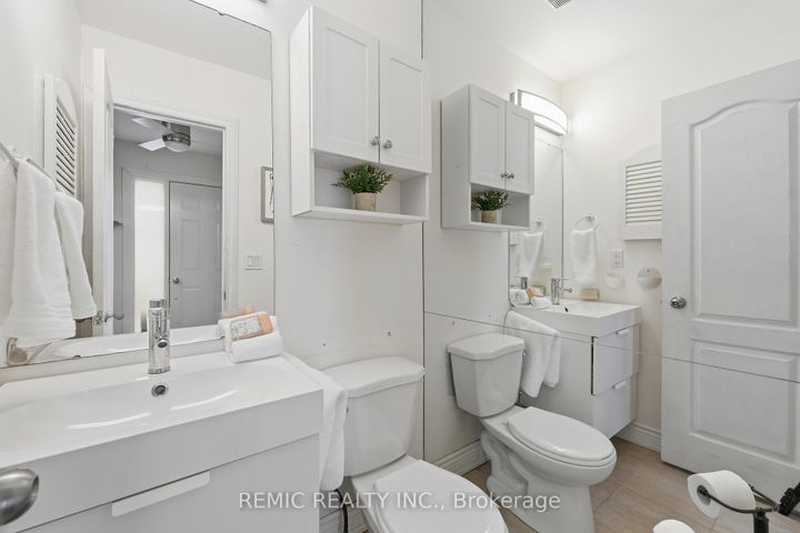 Photo 10 at 18 - 6855 Glen Erin Drive, Meadowvale, Mississauga