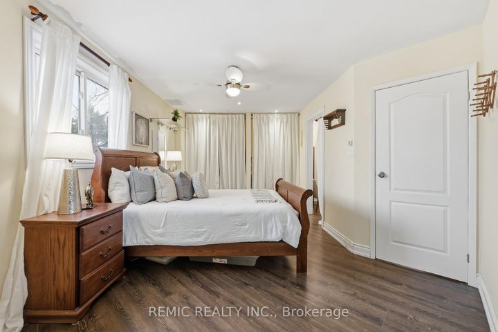 Photo 11 at 18 - 6855 Glen Erin Drive, Meadowvale, Mississauga