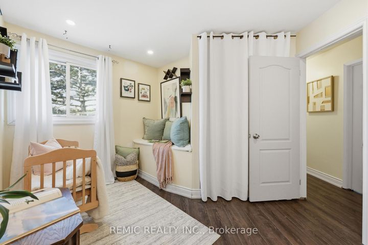 Photo 15 at 18 - 6855 Glen Erin Drive, Meadowvale, Mississauga