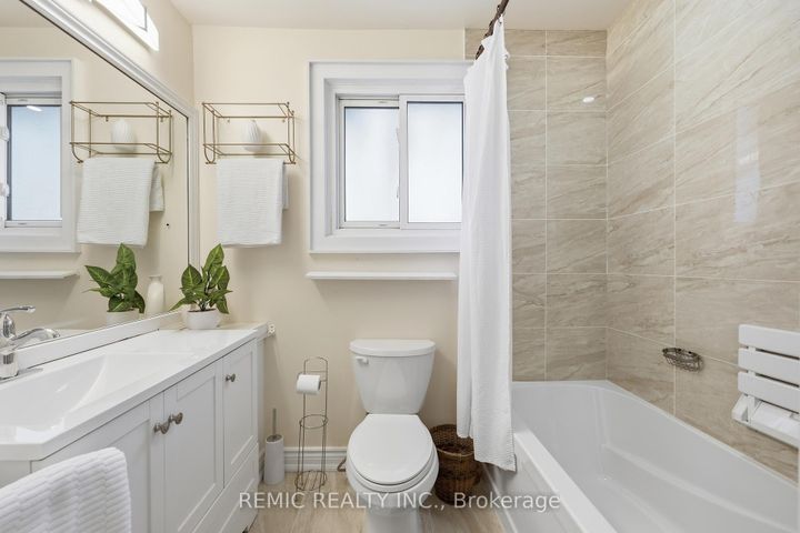 Photo 18 at 18 - 6855 Glen Erin Drive, Meadowvale, Mississauga