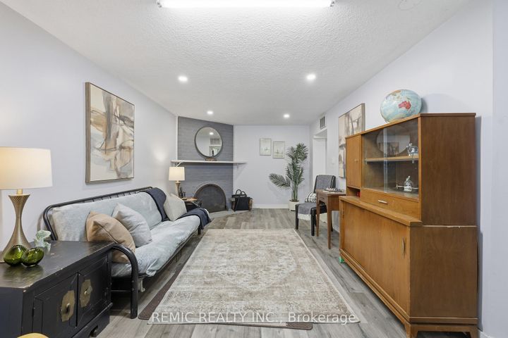 Photo 20 at 18 - 6855 Glen Erin Drive, Meadowvale, Mississauga