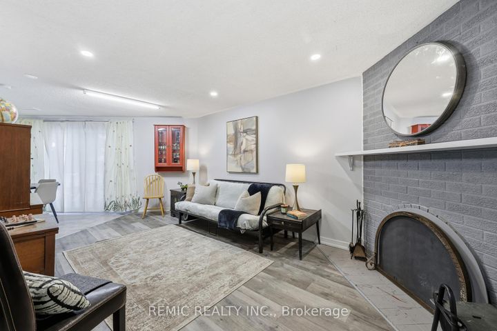 Photo 21 at 18 - 6855 Glen Erin Drive, Meadowvale, Mississauga