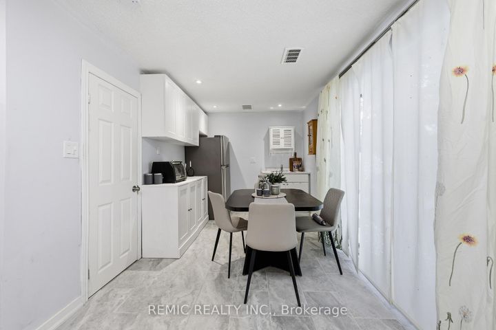 Photo 22 at 18 - 6855 Glen Erin Drive, Meadowvale, Mississauga