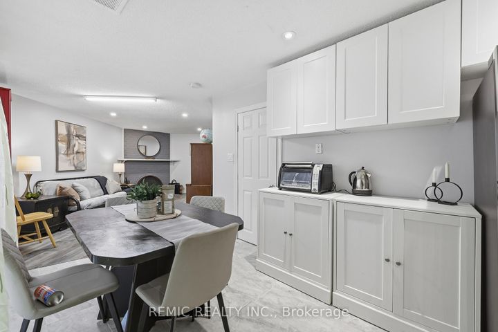 Photo 23 at 18 - 6855 Glen Erin Drive, Meadowvale, Mississauga