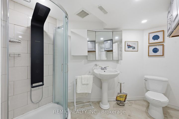 Photo 24 at 18 - 6855 Glen Erin Drive, Meadowvale, Mississauga