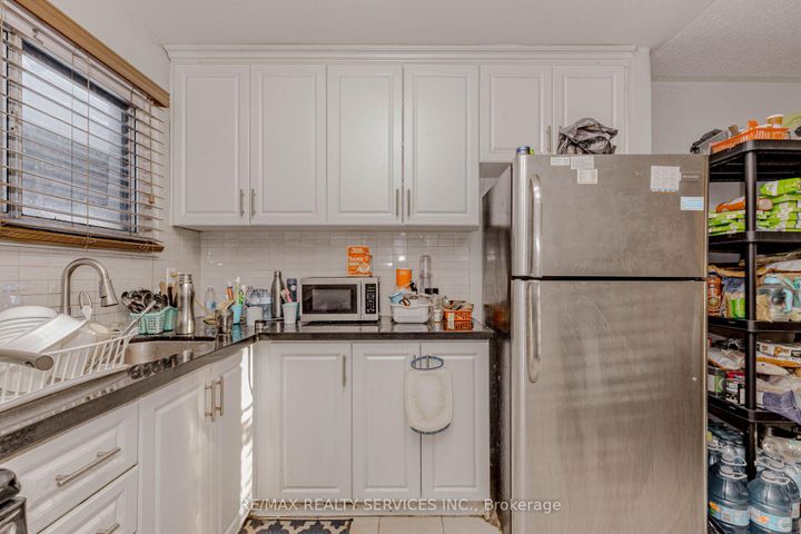 Photo 8 at 117 - 475 Bramalea Road, Southgate, Brampton