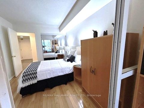 Photo 15 at 216 - 92 King Street E, Yonge Corridor, Toronto