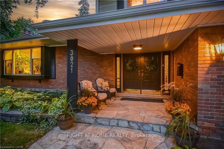Photo 3 at 3021 Lakeshore Road, Roseland, Burlington