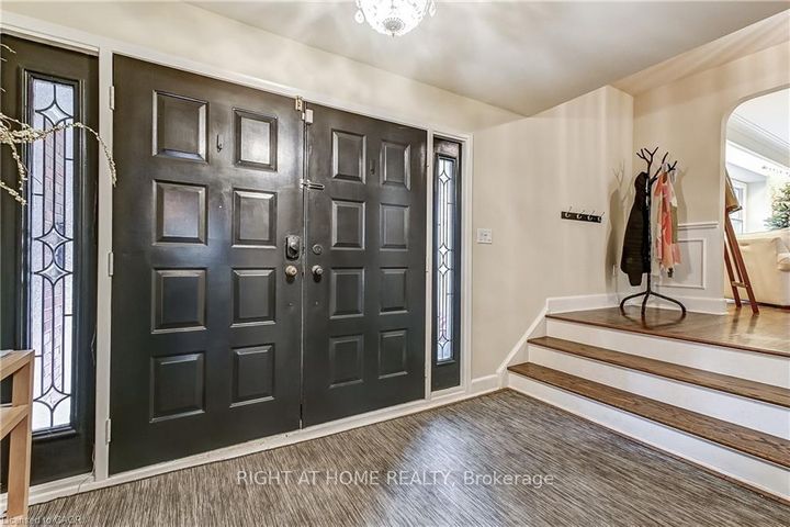 Photo 7 at 3021 Lakeshore Road, Roseland, Burlington