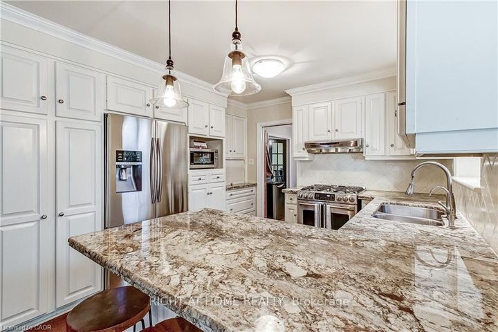 Photo 12 at 3021 Lakeshore Road, Roseland, Burlington