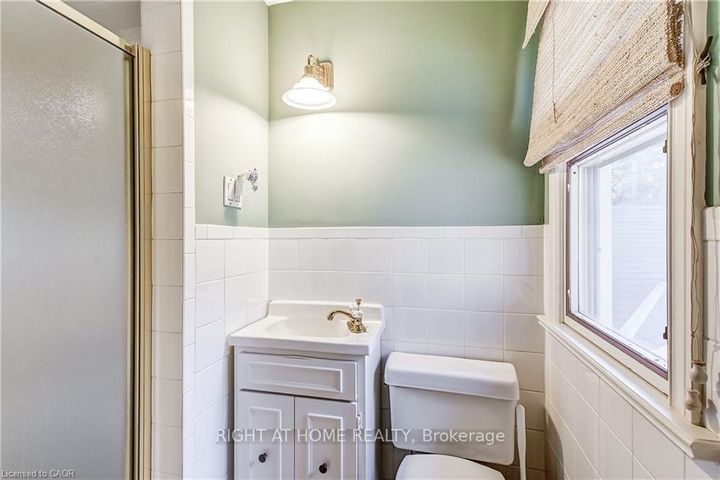 Photo 29 at 3021 Lakeshore Road, Roseland, Burlington