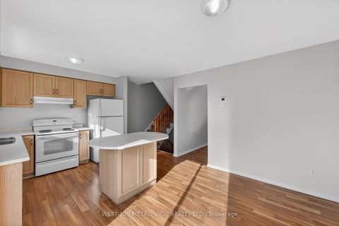 Photo 2 at 71 Roseheath Drive, Maple, Vaughan