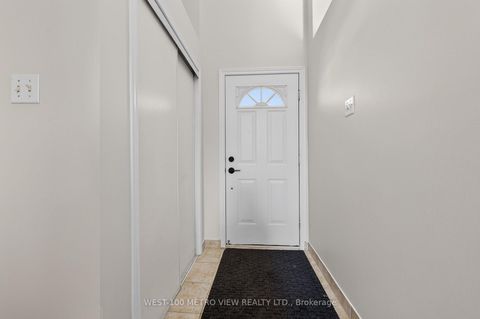 Photo 5 at 71 Roseheath Drive, Maple, Vaughan