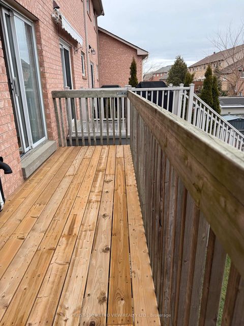 Photo 7 at 71 Roseheath Drive, Maple, Vaughan