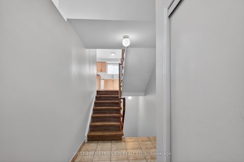 Photo 8 at 71 Roseheath Drive, Maple, Vaughan