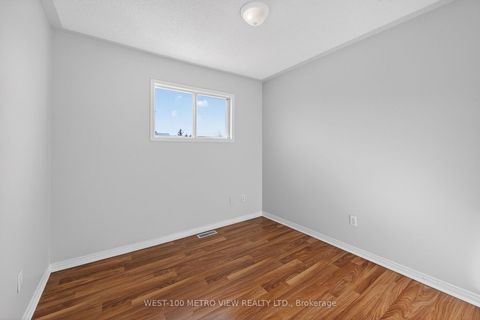 Photo 11 at 71 Roseheath Drive, Maple, Vaughan