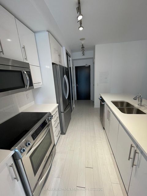 Photo 3 at 321 - 825 Church Street, Moore Park, Toronto