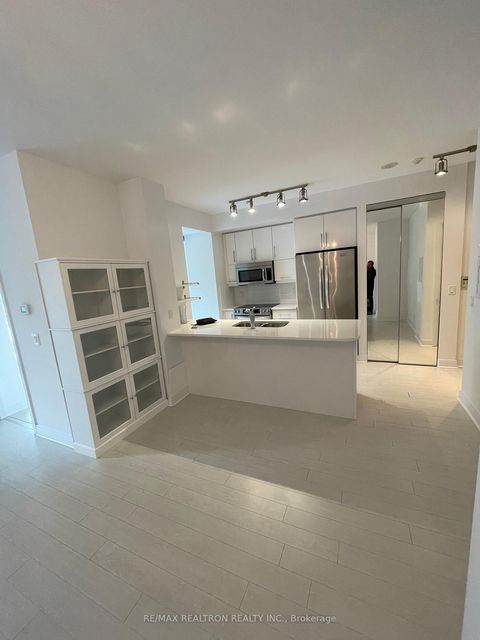 Photo 6 at 321 - 825 Church Street, Moore Park, Toronto