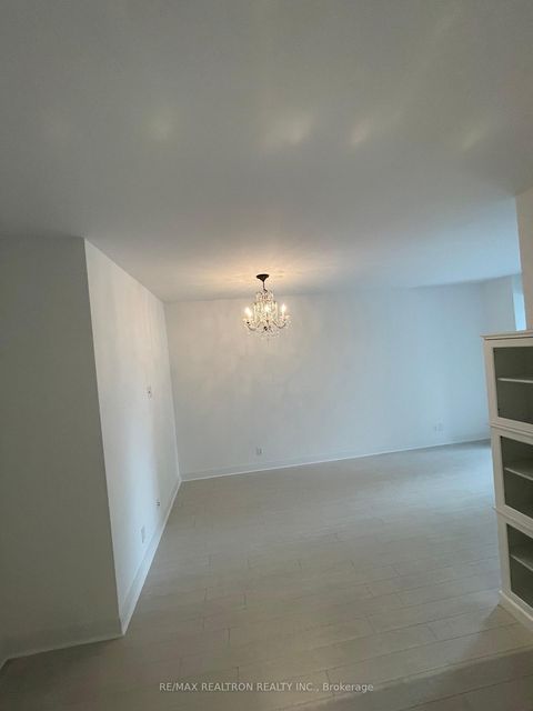 Photo 7 at 321 - 825 Church Street, Moore Park, Toronto