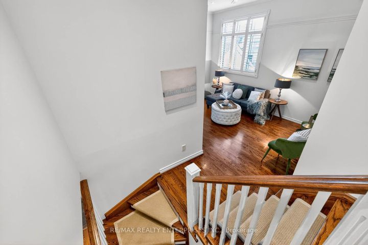 Photo 16 at 336 Oakridge Court, RO River Oaks, Oakville