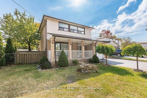 Photo 2 at 128 Mercury Road S, Clairville, Toronto