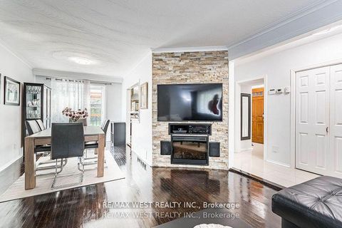 Photo 5 at 128 Mercury Road S, Clairville, Toronto