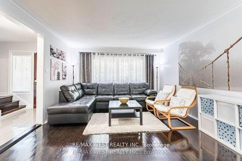 Photo 9 at 128 Mercury Road S, Clairville, Toronto