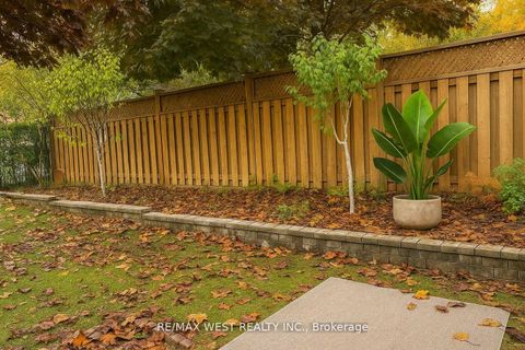 Photo 36 at 128 Mercury Road S, Clairville, Toronto