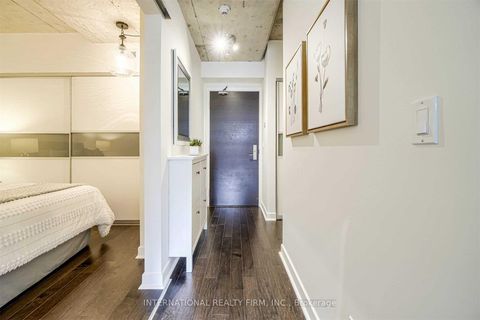 Photo 4 at 402 - 55 Stewart Street, Waterfront Communities C1, Toronto