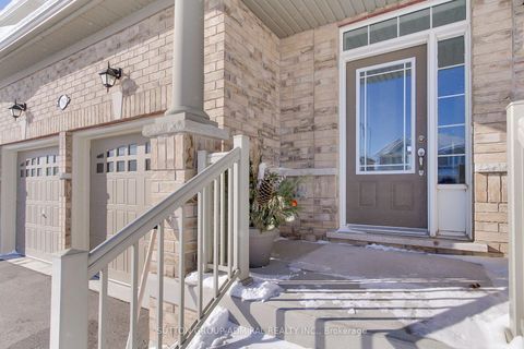 Photo 2 at 797 Green Street, Lefroy, Innisfil