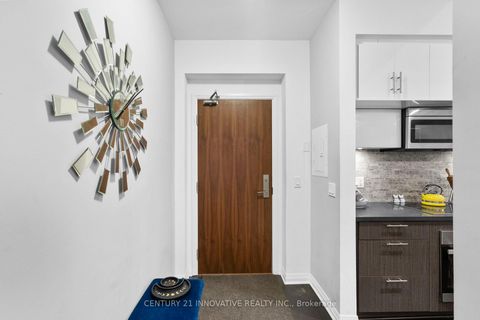 Photo 5 at 507 - 8 Mercer Street, Waterfront Communities C1, Toronto