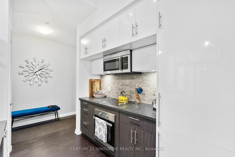 Photo 9 at 507 - 8 Mercer Street, Waterfront Communities C1, Toronto