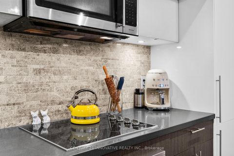 Photo 11 at 507 - 8 Mercer Street, Waterfront Communities C1, Toronto