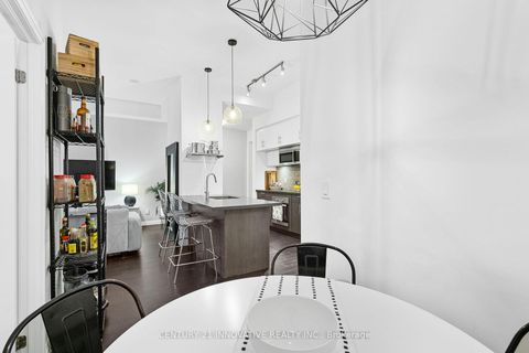 Photo 14 at 507 - 8 Mercer Street, Waterfront Communities C1, Toronto