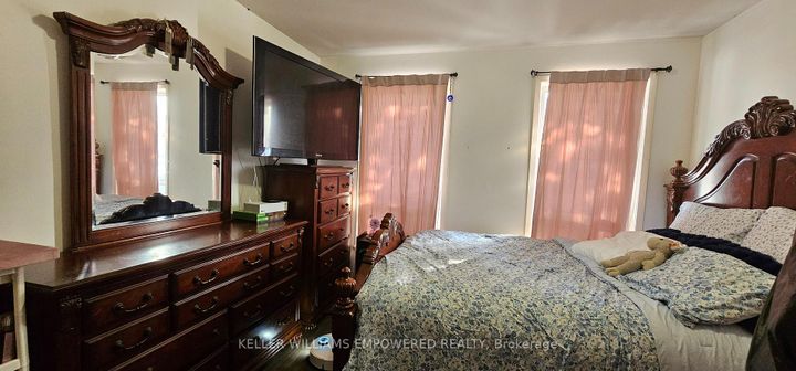 Photo 12 at 52 Endsleigh Crescent, Pleasant View, Toronto