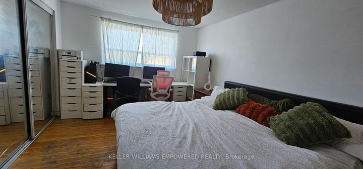 Photo 17 at 52 Endsleigh Crescent, Pleasant View, Toronto