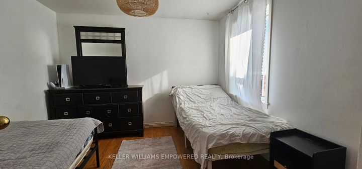 Photo 20 at 52 Endsleigh Crescent, Pleasant View, Toronto