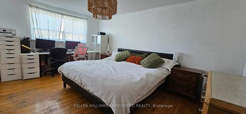 Photo 14 at 52 Endsleigh Crescent, Pleasant View, Toronto