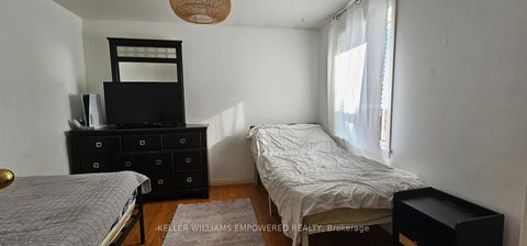 Photo 20 at 52 Endsleigh Crescent, Pleasant View, Toronto