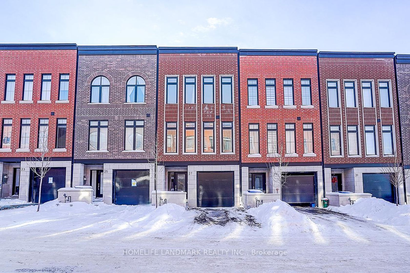 27 Chestnut Court, Rural Aurora, Aurora photo 1