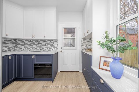 Photo 10 at 93 Agnes Street, O'Neill, Oshawa