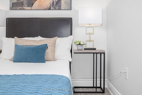 Photo 14 at 93 Agnes Street, O'Neill, Oshawa